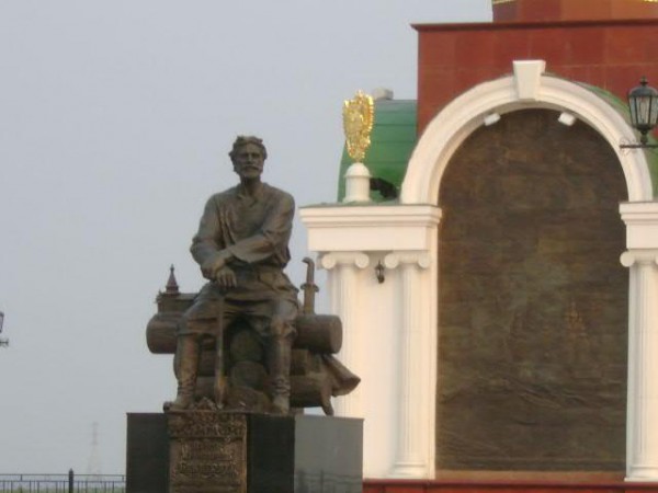 Памятник основателю города Якутска